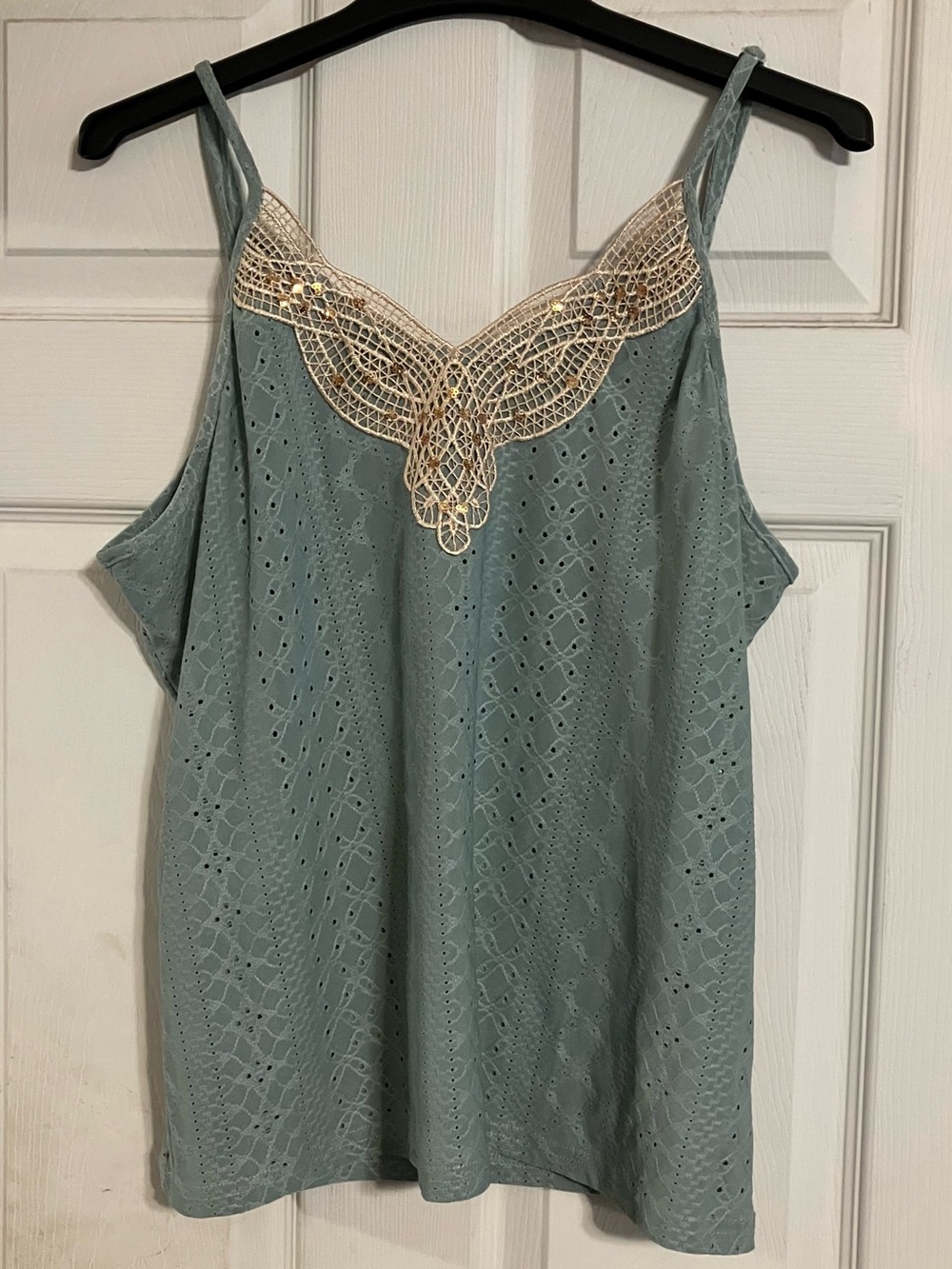 Women’s Sage Green Eyelet Tank with Gold Lace Appliqué Size XL Lightweight